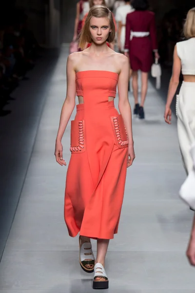 Look 13